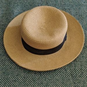 Target straw hat with black band